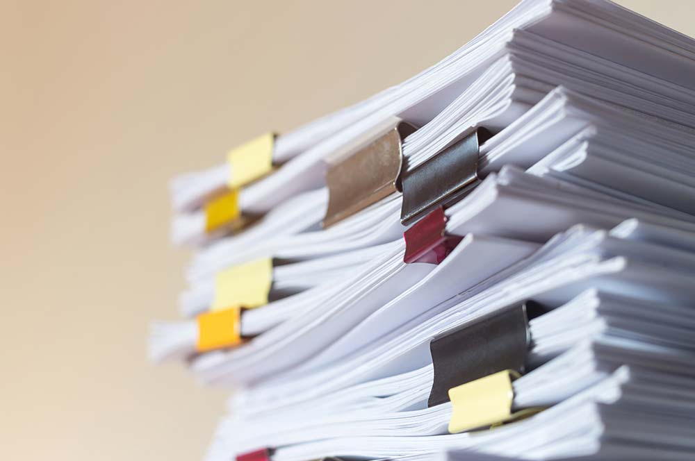 白い紙に黒文字の文章だけの画像